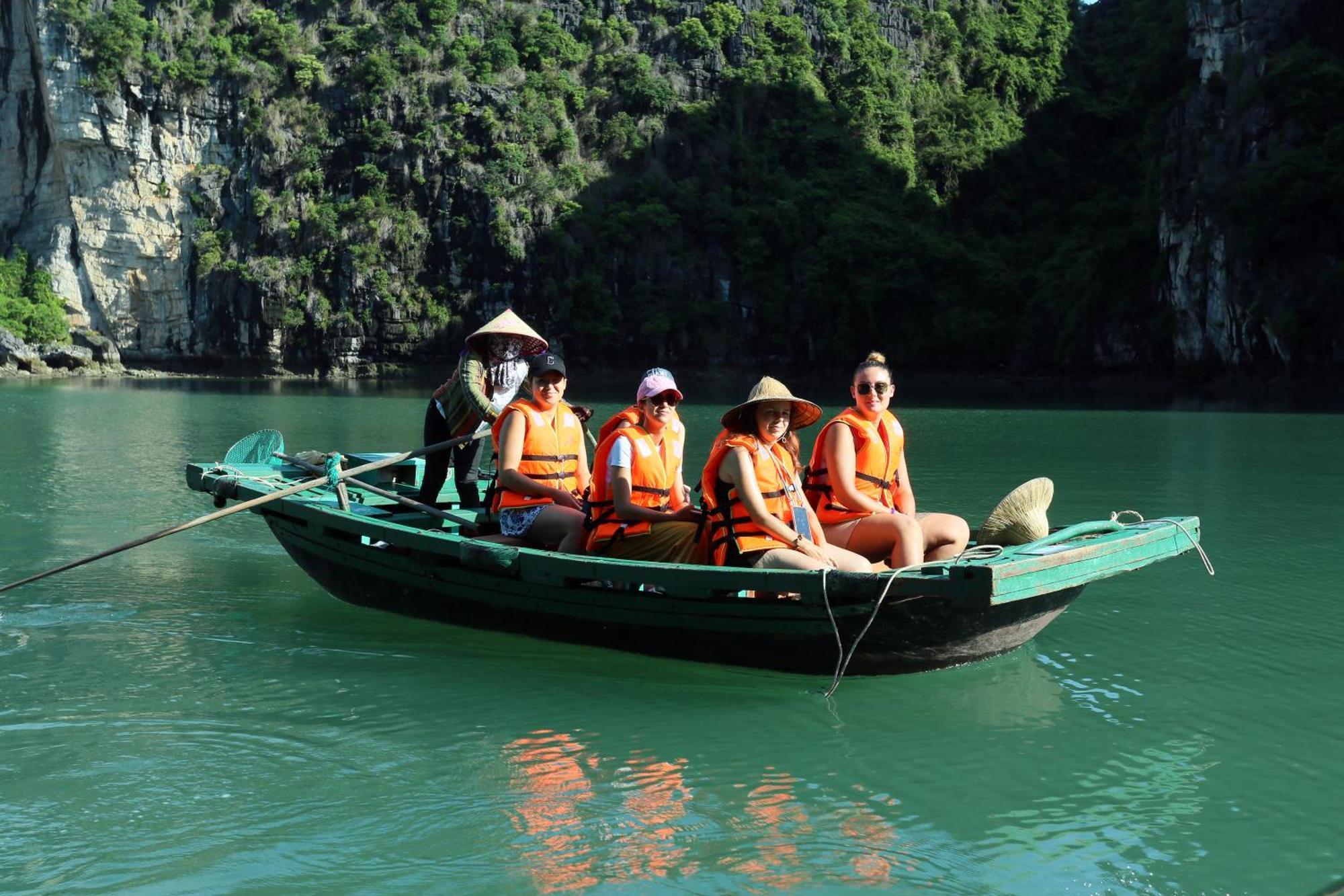 Ruby Cruise Otel Ha Long Dış mekan fotoğraf