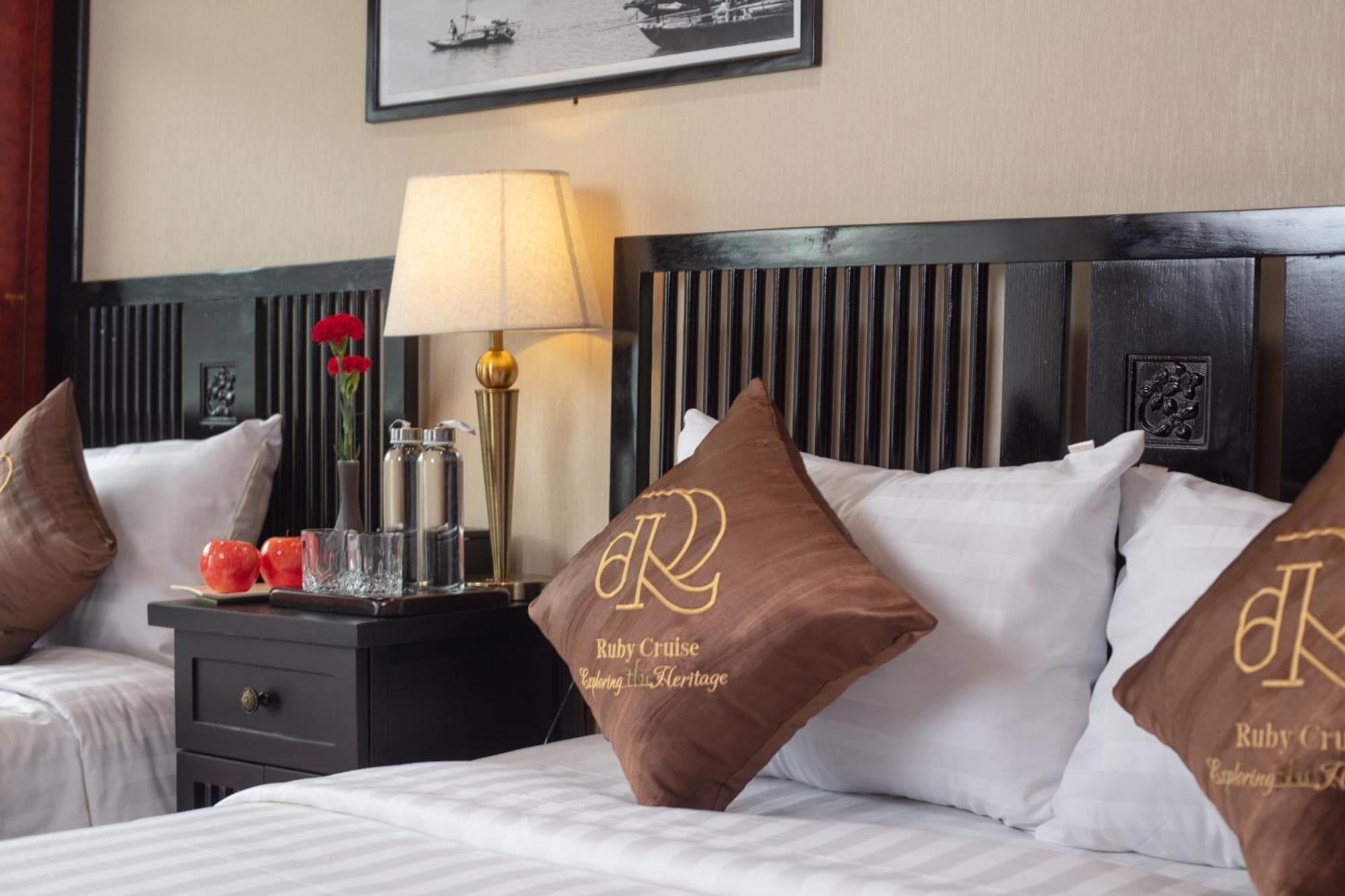 Ruby Cruise Otel Ha Long Dış mekan fotoğraf