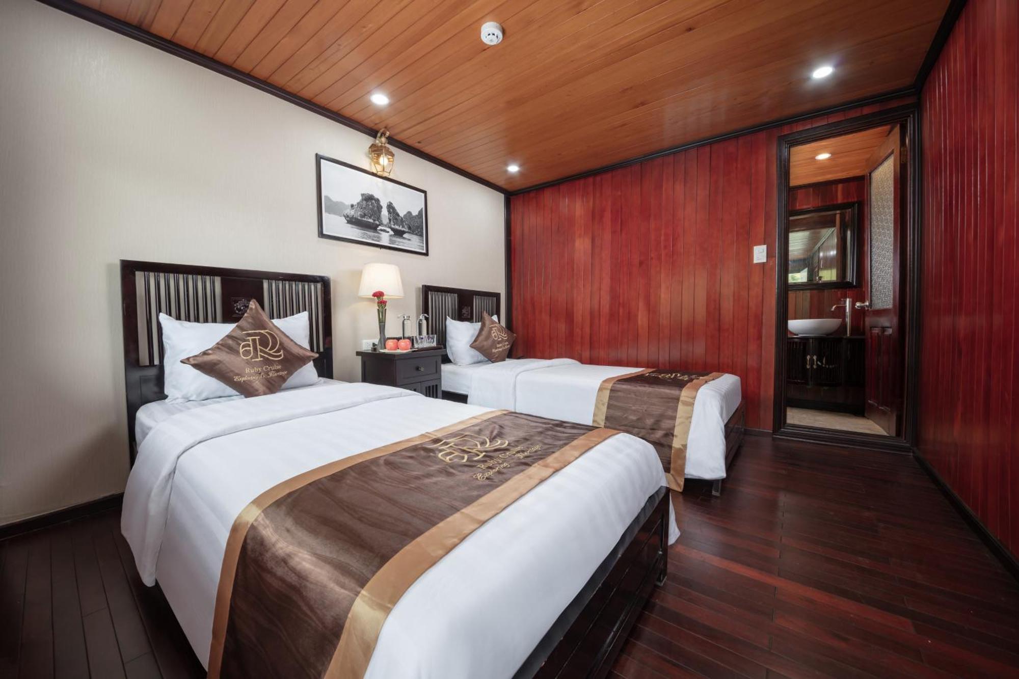 Ruby Cruise Otel Ha Long Dış mekan fotoğraf