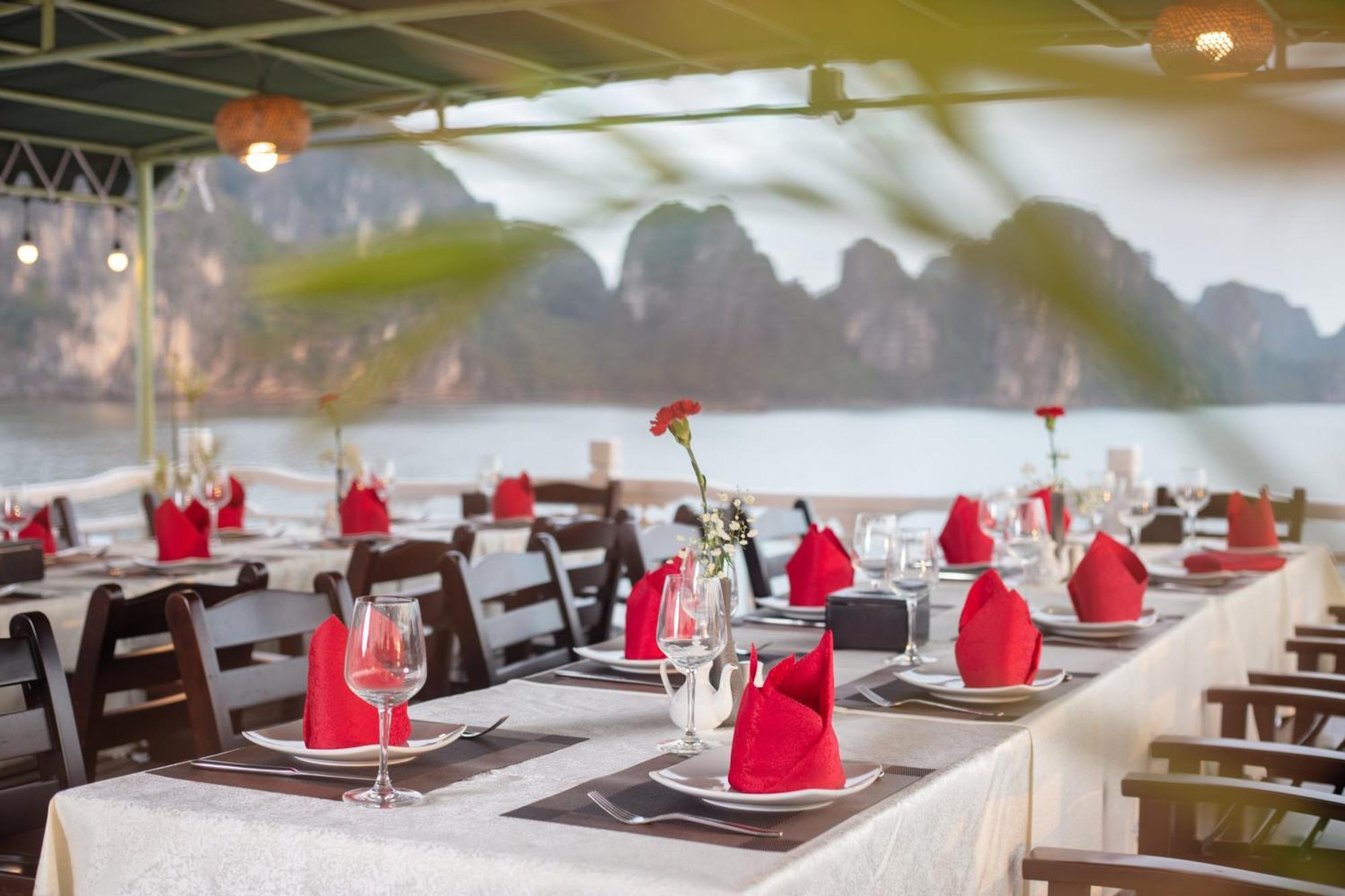 Ruby Cruise Otel Ha Long Dış mekan fotoğraf