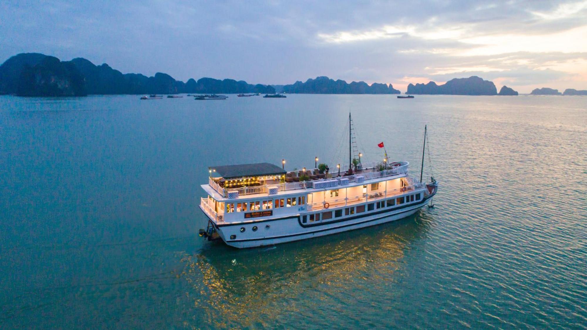 Ruby Cruise Otel Ha Long Dış mekan fotoğraf