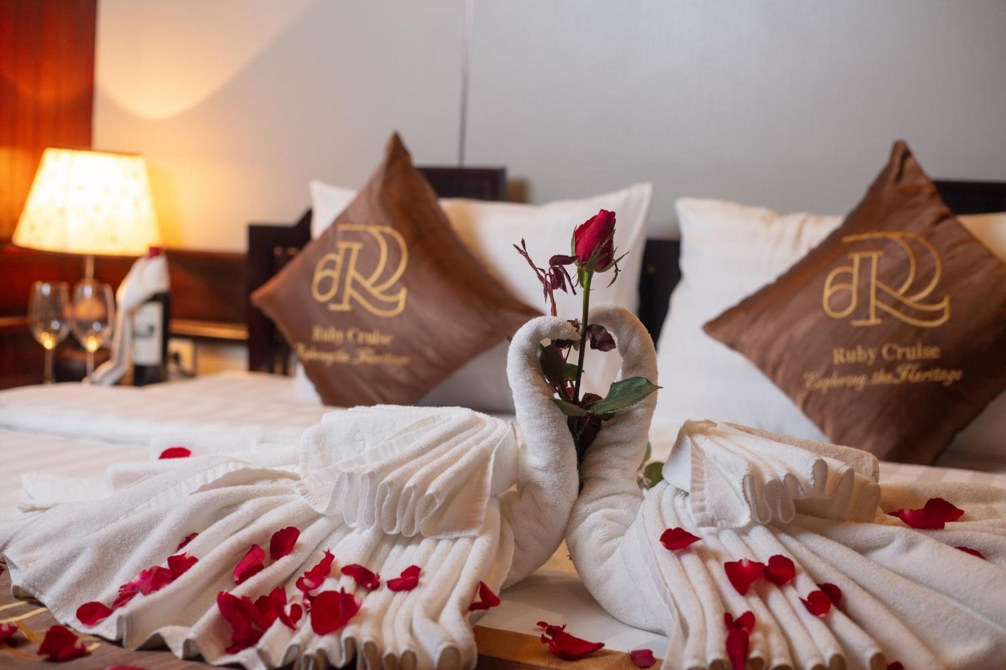 Ruby Cruise Otel Ha Long Dış mekan fotoğraf