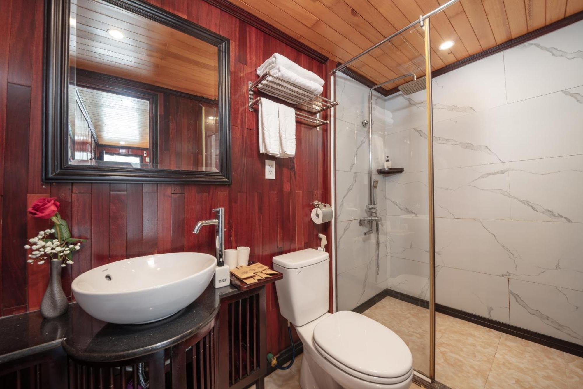 Ruby Cruise Otel Ha Long Dış mekan fotoğraf